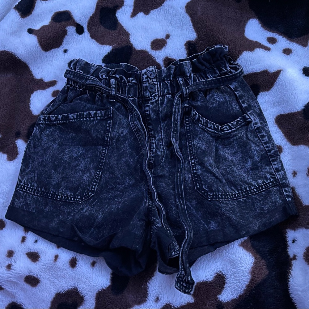 Black RSQ women’s jean shorts